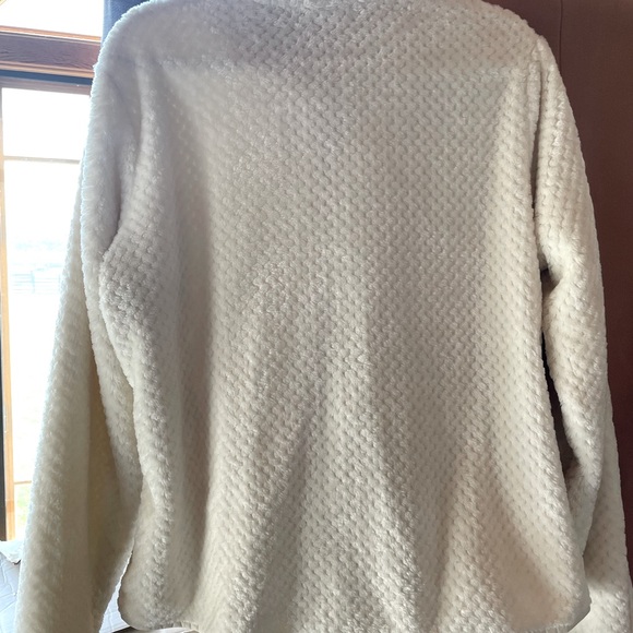 Zippered fuzzy white jacket by Columbia - Picture 2 of 5
